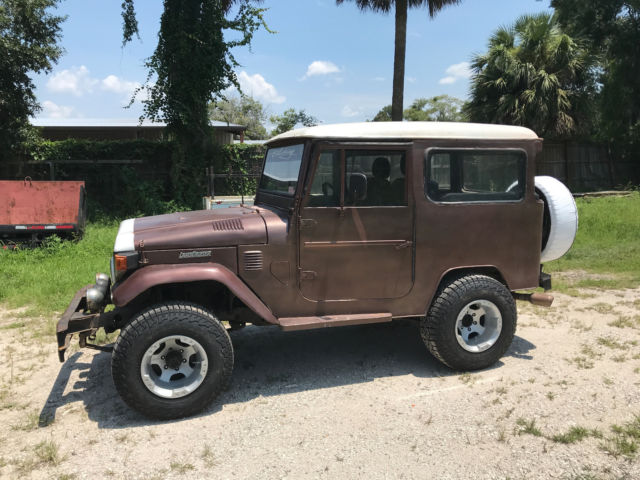 1976 Brown Toyota Land Cruiser SUV