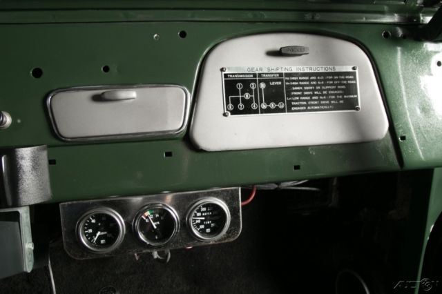 1976 Green Toyota FJ40 SUV