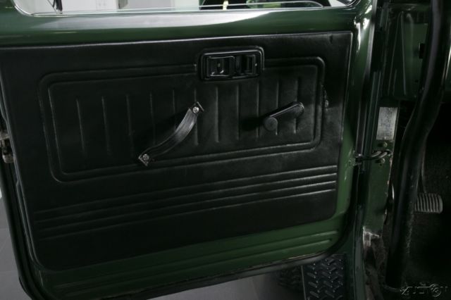 1976 Green Toyota FJ40 SUV