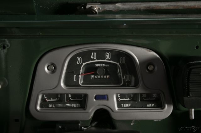 1976 Green Toyota FJ40 SUV
