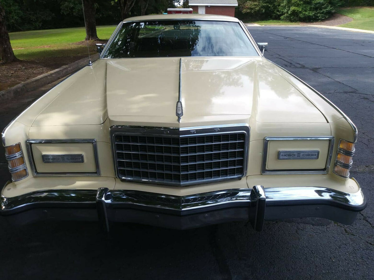1976 Ford LTD Coupe