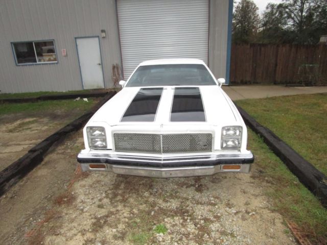 1976 White Chevrolet Malibu