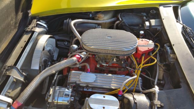 1976 Yellow Chevrolet Corvette Coupe