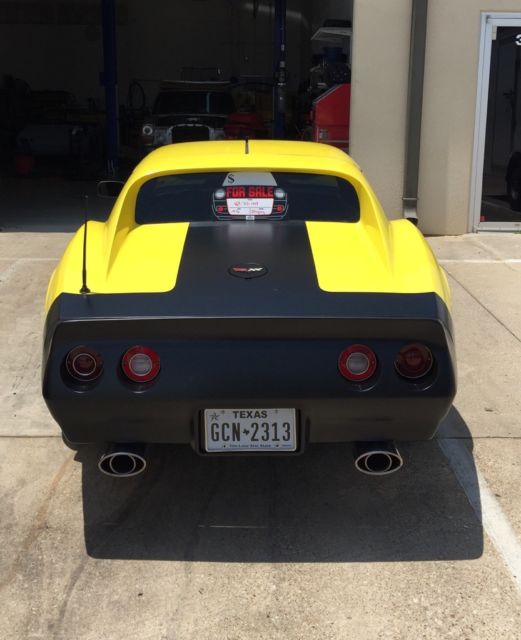 1976 Yellow Chevrolet Corvette Coupe