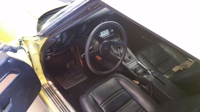 1976 Yellow Chevrolet Corvette Coupe