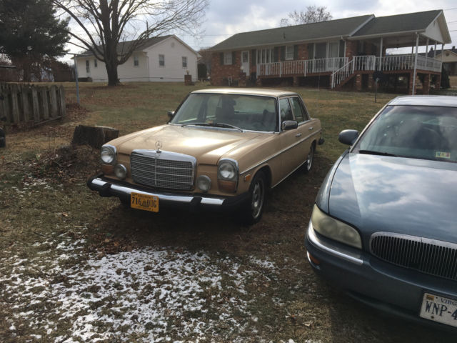 1976 Brown Mercedes-Benz 200-Series Sedan