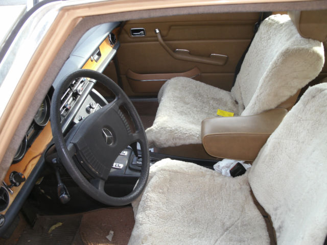 1976 Brown Mercedes-Benz 200-Series Sedan