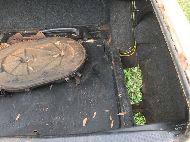 1976 Gold Mercedes-Benz 200-Series sedan