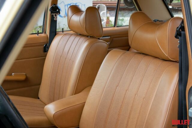 1976 Yellow Mercedes-Benz 300-Series Sedan