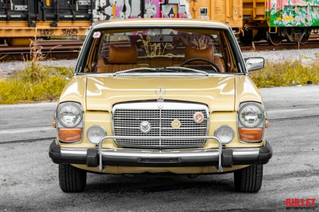 1976 Yellow Mercedes-Benz 300-Series Sedan
