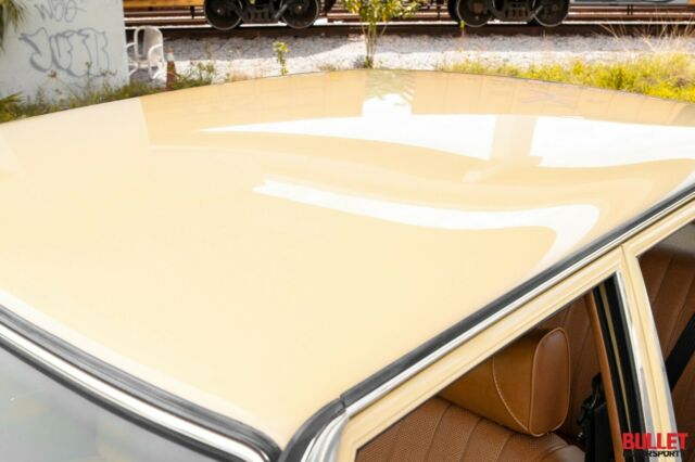 1976 Yellow Mercedes-Benz 300-Series Sedan