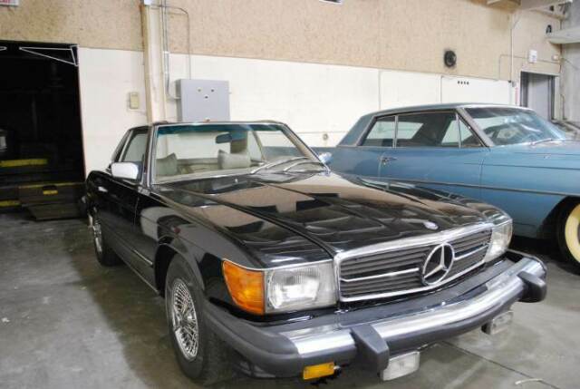 1976 Black Mercedes-Benz 400-Series Convertible