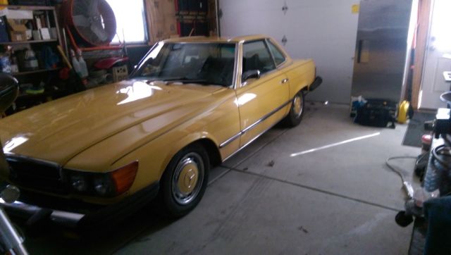 1976 Yellow Mercedes-Benz SL-Class Convertible