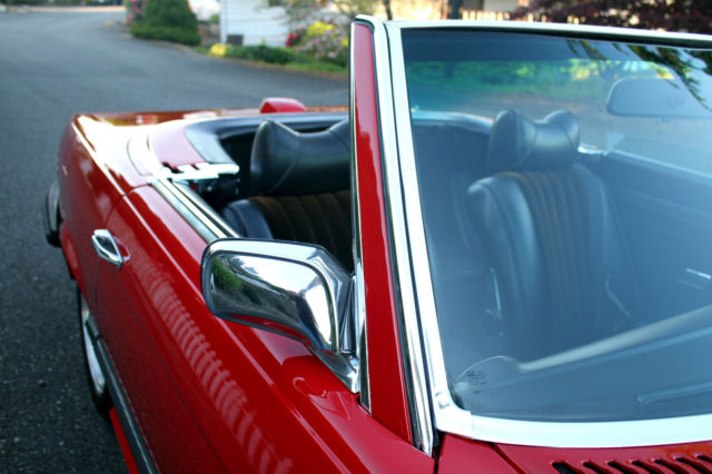 1976 Red Mercedes-Benz SL-Class Convertible