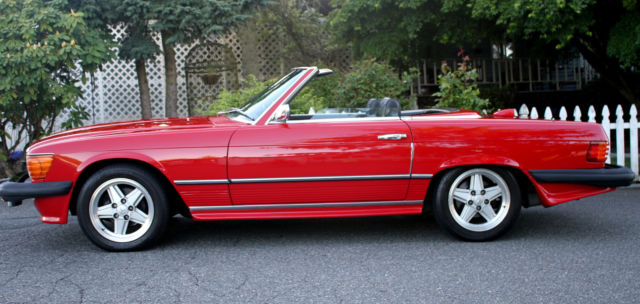 1976 Red Mercedes-Benz SL-Class Convertible