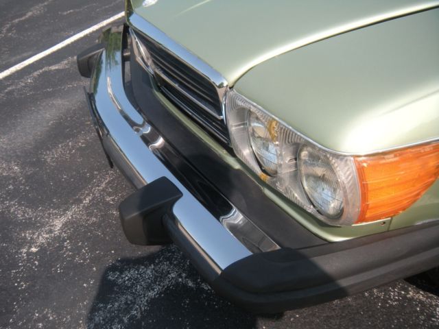 1976 Green Mercedes-Benz SL-Class Coupe