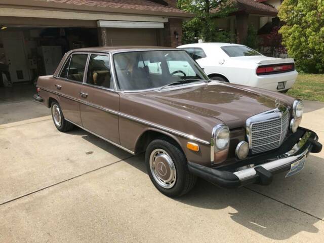 1976 Brown Mercedes-Benz 200-Series Sedan