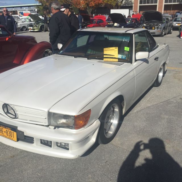 1976 White Mercedes-Benz SL-Class