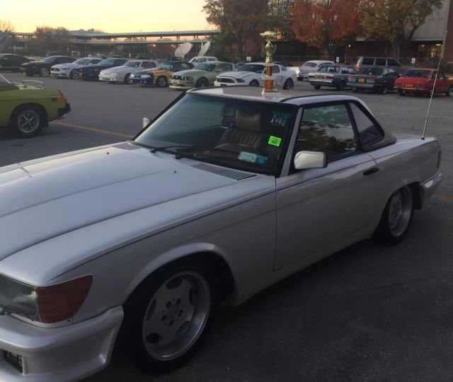1976 White Mercedes-Benz SL-Class