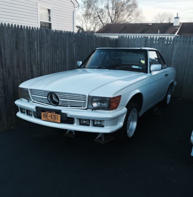1976 White Mercedes-Benz SL-Class