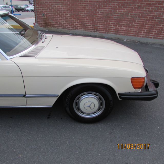 1976 White Mercedes-Benz SL-Class Convertible