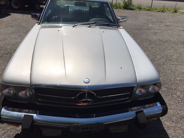 1976 Silver Mercedes-Benz 400-Series Coupe