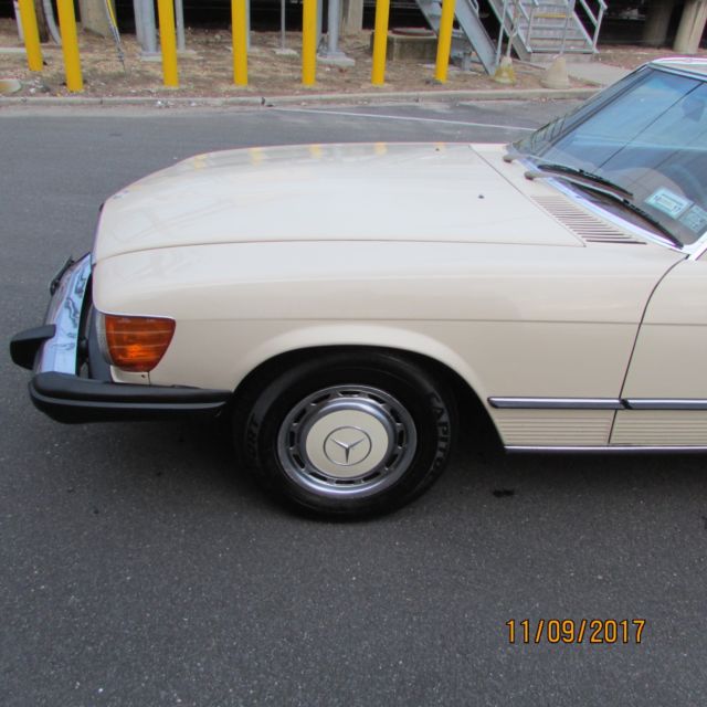 1976 White Mercedes-Benz SL-Class Convertible