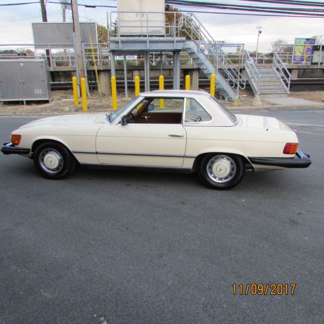 1976 White Mercedes-Benz SL-Class Convertible