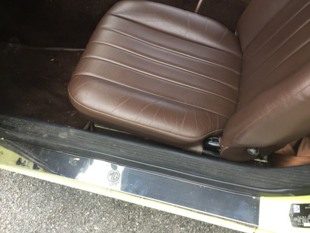 1976 Yellow MG MGB Convertible