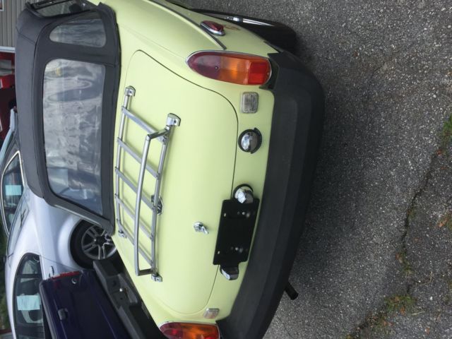 1976 Yellow MG MGB Convertible