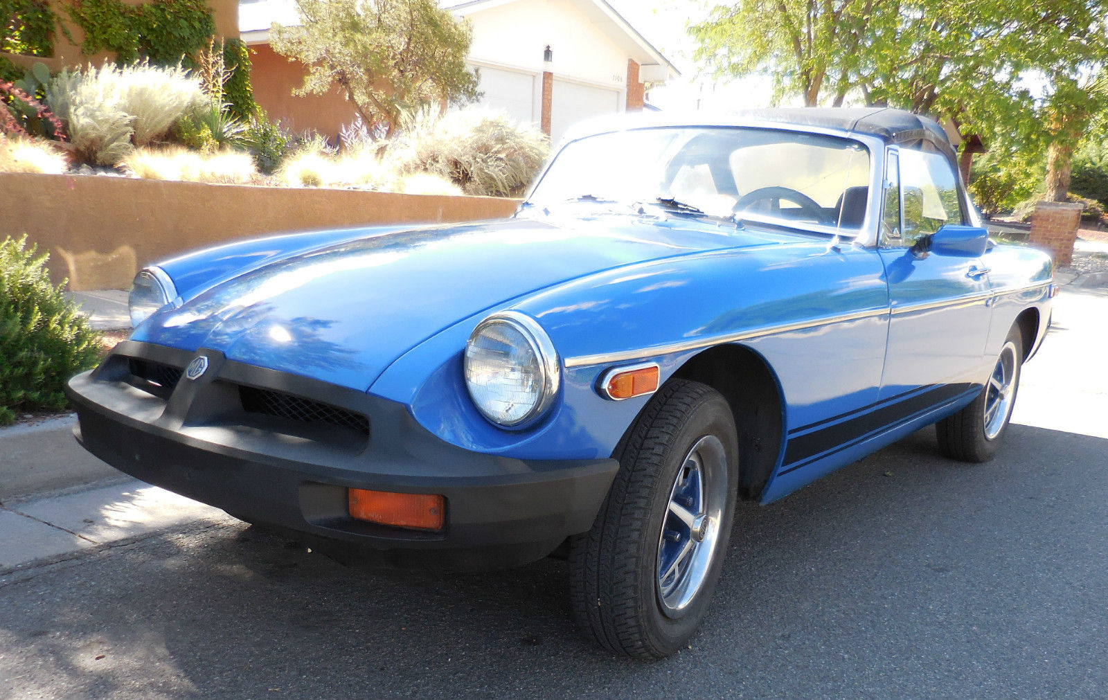 1976 Blue MG MGB Convertible