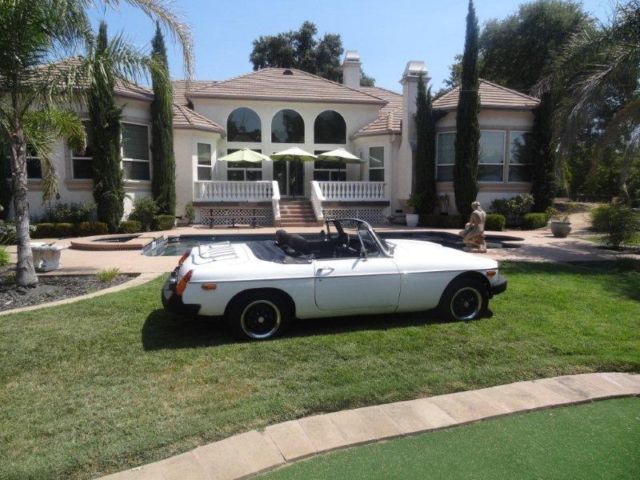 1976 White MG MGB Convertible