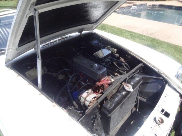 1976 White MG MGB Convertible