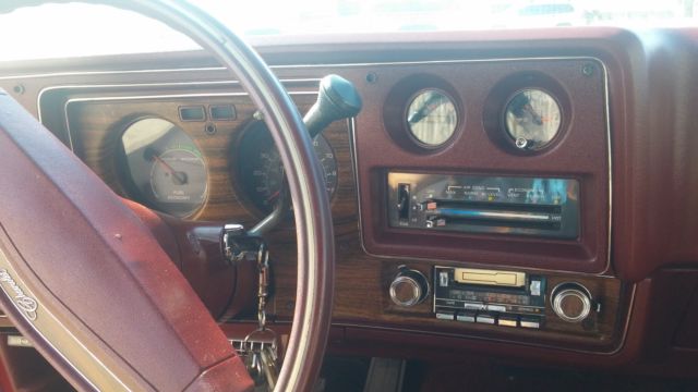 19760000 Red Chevrolet Monte Carlo Coupe