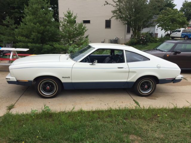 1976 White Ford Mustang Hatchback