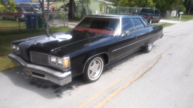 1976 White Oldsmobile Ninety-Eight