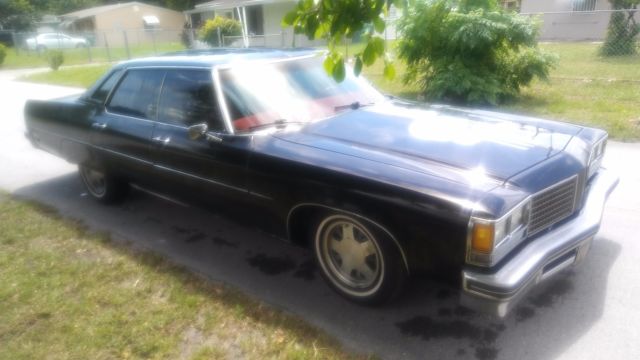 1976 White Oldsmobile Ninety-Eight