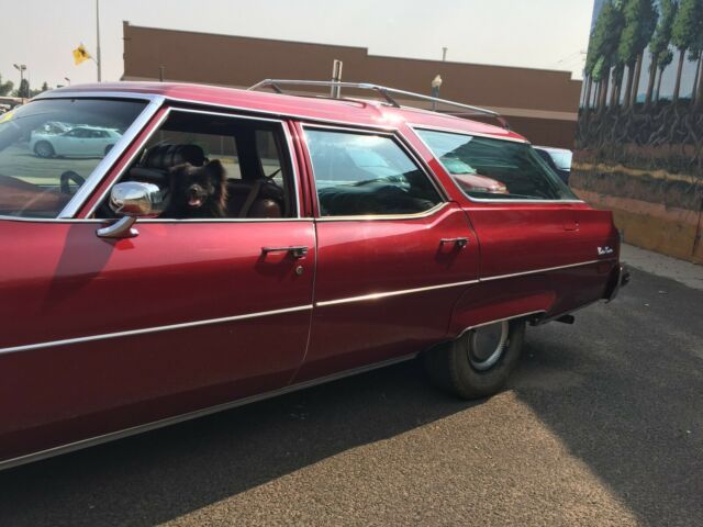 1976 Red Oldsmobile Custom Cruiser Wagon