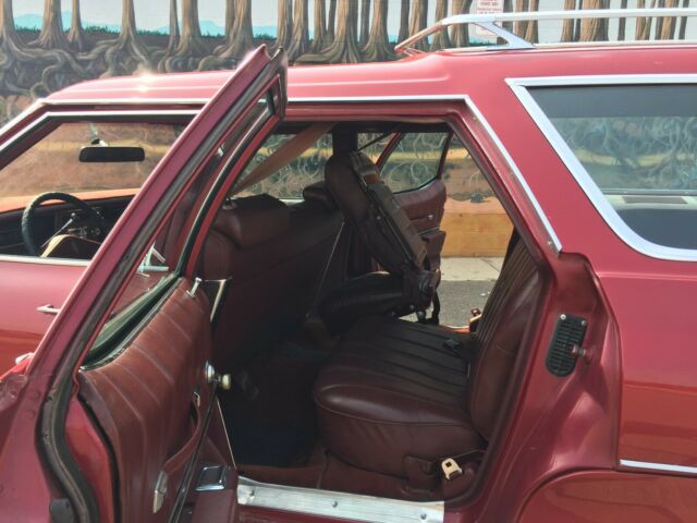 1976 Red Oldsmobile Custom Cruiser Wagon