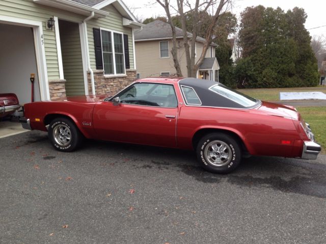 1976 Firethorn red Oldsmobile Cutlass Coupe