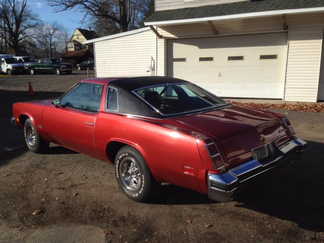 1976 Firethorn red Oldsmobile Cutlass Coupe
