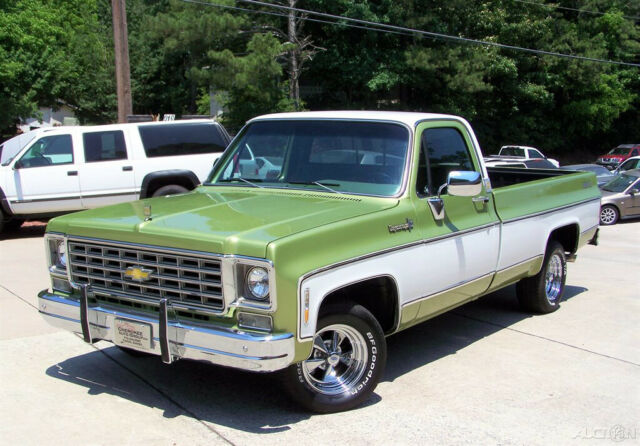 1976 Green Chevrolet CK10 Cheyenne Super
