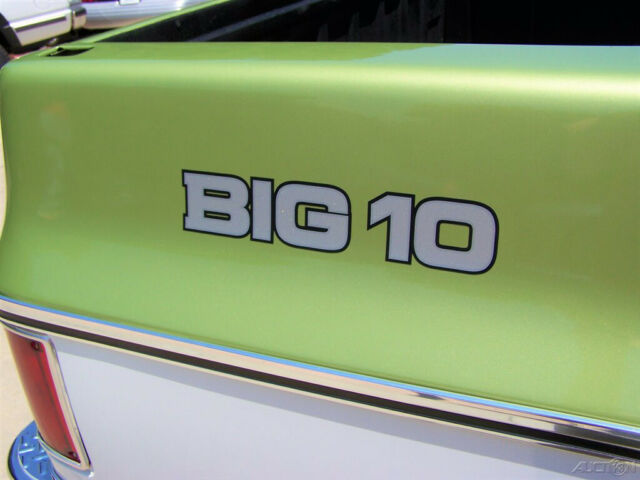 1976 Green Chevrolet CK10 Cheyenne Super