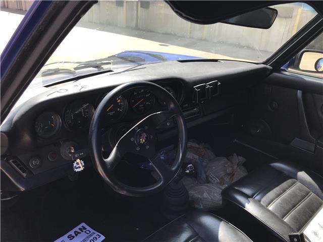 1976 -- Porsche 911 --