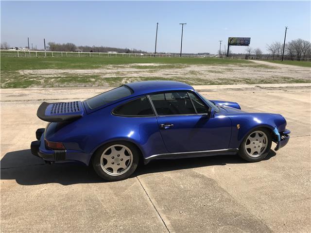 1976 -- Porsche 911 --