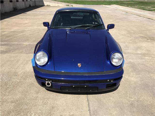 1976 -- Porsche 911 --