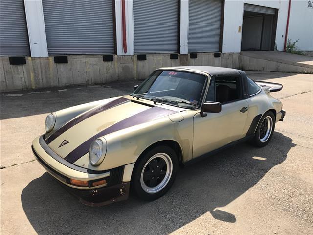 1976 -- Porsche 911 --
