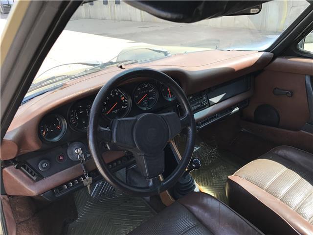 1976 -- Porsche 911 --