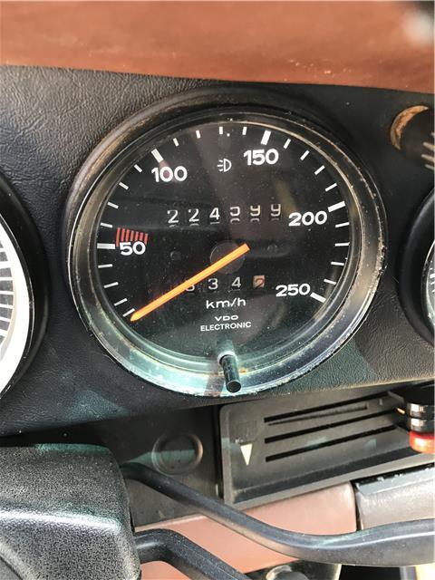 1976 -- Porsche 911 --