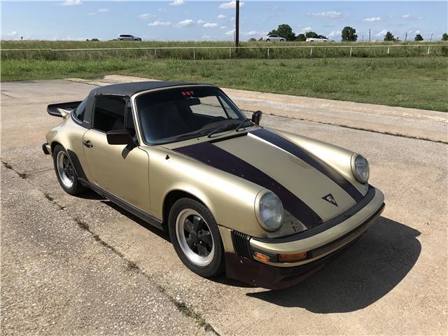 1976 -- Porsche 911 --